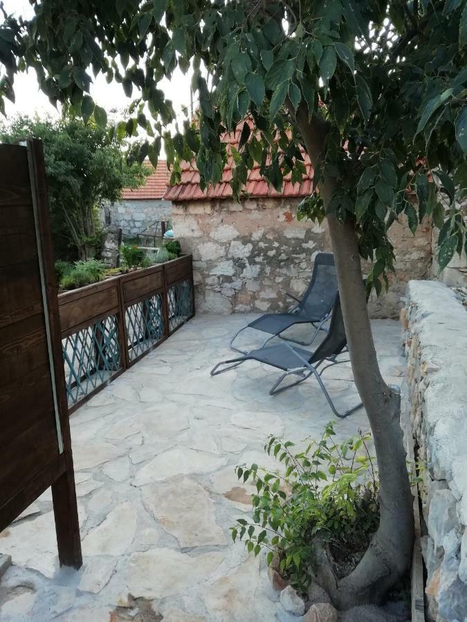 Krka Waterfalls Stonehouse Roko Lozovac Exterior foto